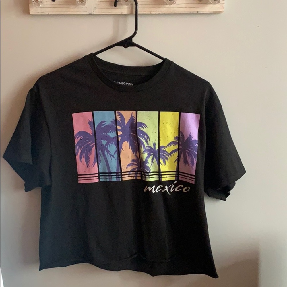 Women’s Size Medium black Mexico cropped shirt